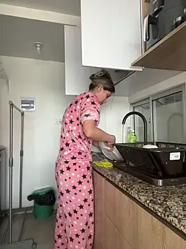 Snapshot of Ameellie chatting on 10, 10, 2025 Ameellie online show from 10, 10, 2025