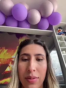 Snapshot of Ameellie chatting on 12, 11, 2025 Ameellie online show from 12, 11, 2025