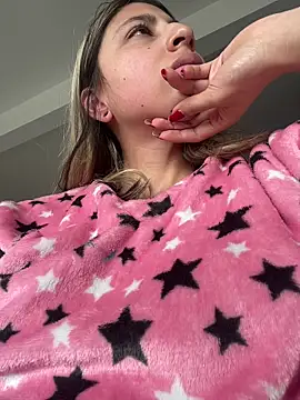 Snapshot of Ameellie chatting on 12, 10, 2025 Ameellie online show from 12, 10, 2025