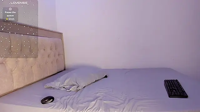 Letizia West  online show from 24, 9, 2025