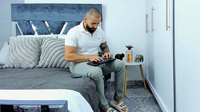 Zack Froone online show from 1, 12, 2025