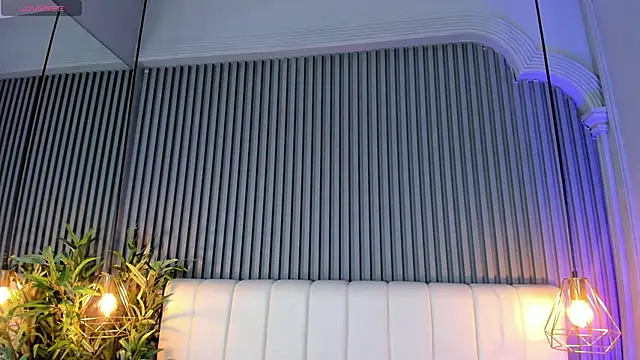 SaraRiley online show from 24, 11, 2025