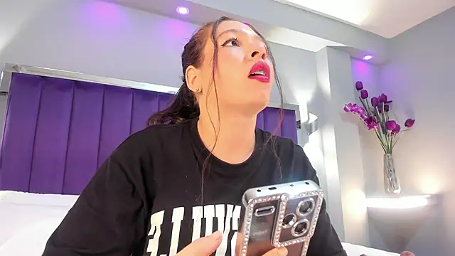 SaraRiley online show from 8, 11, 2025