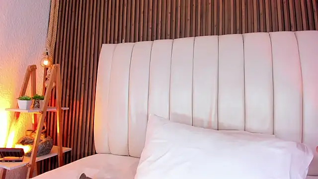 SaraRiley online show from 24, 2, 2026