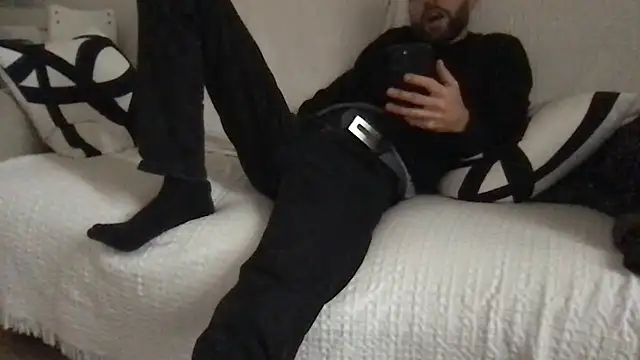 Snapshot of athenphysics chatting on 18, 11, 2025 athenphysics online show from 18, 11, 2025