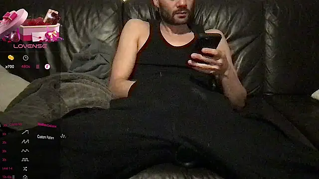 Snapshot of athenphysics chatting on 8, 12, 2024 athenphysics online show from 8, 12, 2024