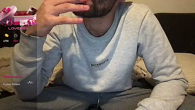 Snapshot of athenphysics chatting on 7, 12, 2024 athenphysics online show from 7, 12, 2024