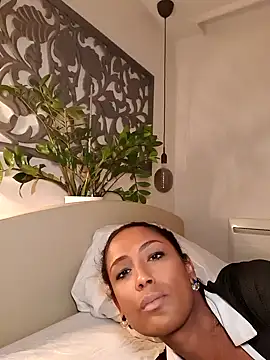 ShanialaFrancaise online show from 25, 9, 2025