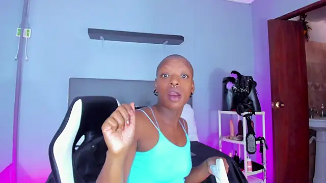 Coco Kiss online show from 7, 10, 2025