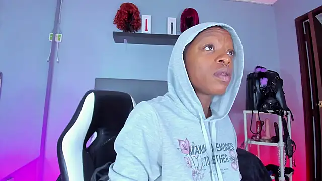 Coco Kiss online show from 13, 10, 2025