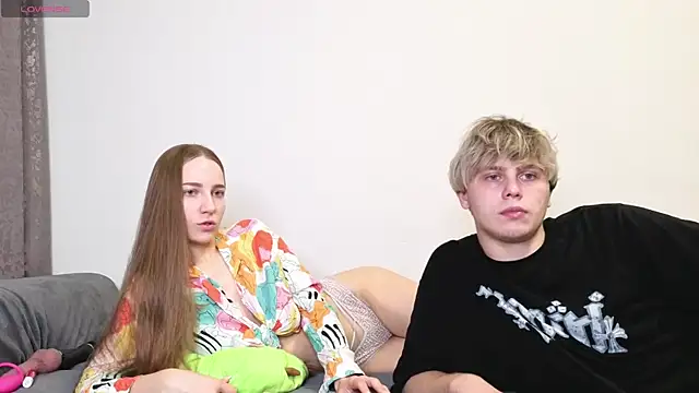 Emily and Ilumi online show from 25, 9, 2025