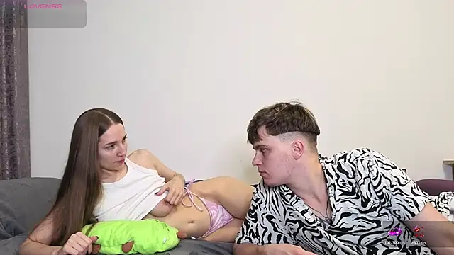 Emily and Ilumi online show from 25, 10, 2025