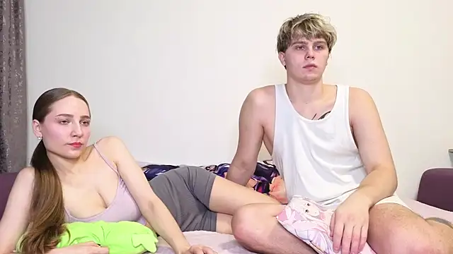 Emily and Ilumi online show from 11, 10, 2025