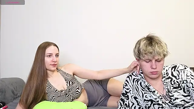 Emily and Ilumi online show from 12, 9, 2025