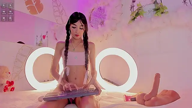 EmmaDuque online show from 23, 11, 2025