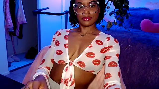 Snapshot of CocoSage chatting on 24, 2, 2026 CocoSage online show from 24, 2, 2026