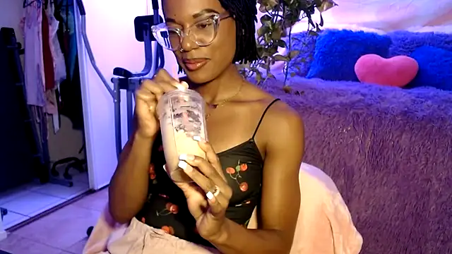 Snapshot of CocoSage chatting on 11, 6, 2026 CocoSage online show from 11, 6, 2026