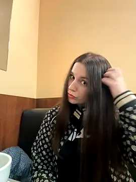 Teylor Love online show from 10, 10, 2025