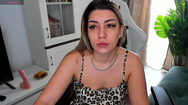 Snapshot of EveEvian chatting on 12, 3, 2025 EveEvian online show from 12, 3, 2025