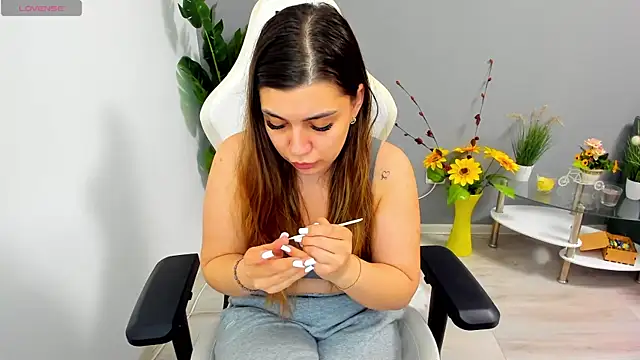 Snapshot of EveEvian chatting on 3, 6, 2026 EveEvian online show from 3, 6, 2026