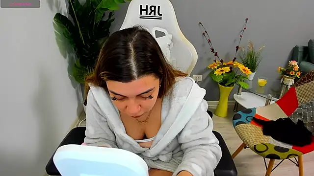 Snapshot of EveEvian chatting on 30, 4, 2026 EveEvian online show from 30, 4, 2026