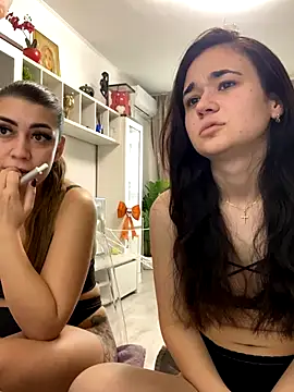 Snapshot of EveEvian chatting on 30, 10, 2025 EveEvian online show from 30, 10, 2025