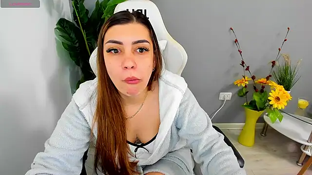 Snapshot of EveEvian chatting on 24, 4, 2026 EveEvian online show from 24, 4, 2026