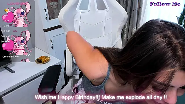 Snapshot of EveEvian chatting on 22, 3, 2025 EveEvian online show from 22, 3, 2025