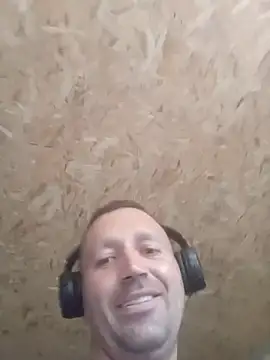 Snapshot of florin421 chatting on 13, 5, 2026 florin421 online show from 13, 5, 2026