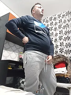 Snapshot of florin421 chatting on 21, 2, 2026 florin421 online show from 21, 2, 2026