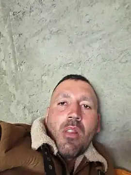 Snapshot of florin421 chatting on 1, 5, 2026 florin421 online show from 1, 5, 2026
