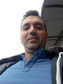 Snapshot of florin421 chatting on 25, 3, 2026 florin421 online show from 25, 3, 2026