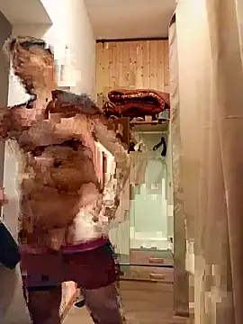 Snapshot of florin421 chatting on 3, 4, 2026 florin421 online show from 3, 4, 2026