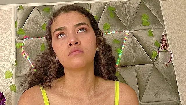 Snapshot of Angela_lovee chatting on 22, 9, 2025 Angela lovee online show from 22, 9, 2025