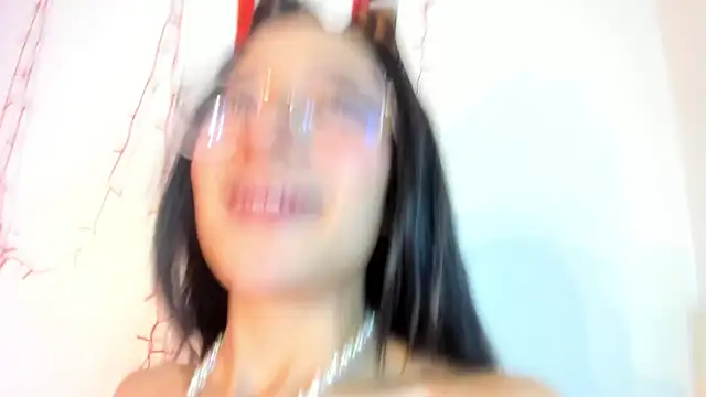 Snapshot of Cloe_Leee chatting on 2, 3, 2025 Cloe Leee online show from 2, 3, 2025