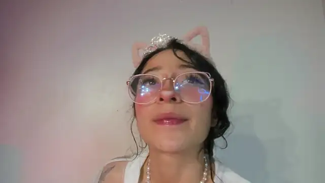 Snapshot of Cloe_Leee chatting on 8, 3, 2025 Cloe Leee online show from 8, 3, 2025