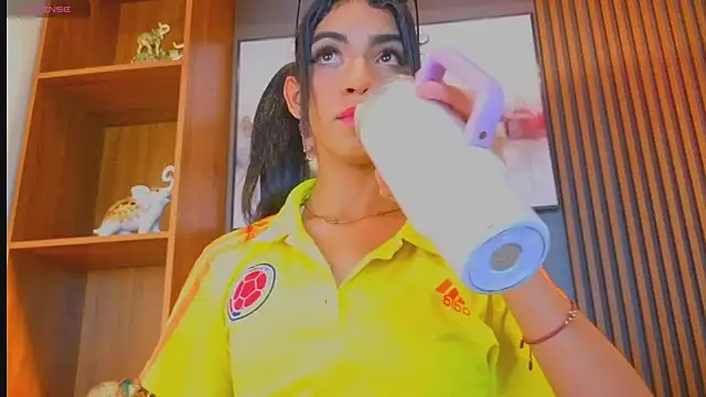 Snapshot of Alahia_Rodriguez chatting on 3, 7, 2026 Alahia Rodriguez online show from 3, 7, 2026