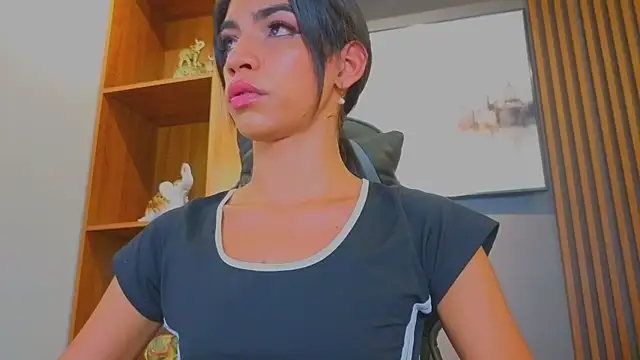 Snapshot of Alahia_Rodriguez chatting on 17, 7, 2026 Alahia Rodriguez online show from 17, 7, 2026