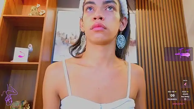 Snapshot of Alahia_Rodriguez chatting on 13, 7, 2026 Alahia Rodriguez online show from 13, 7, 2026