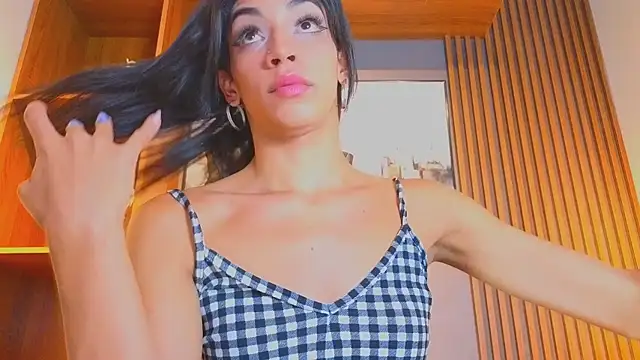 Snapshot of Alahia_Rodriguez chatting on 18, 6, 2026 Alahia Rodriguez online show from 18, 6, 2026