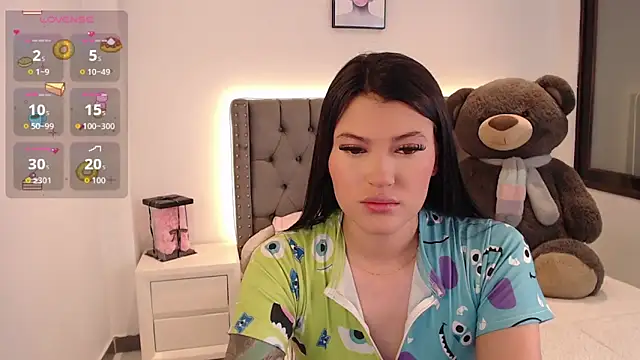 Snapshot of Nicols66 chatting on 17, 11, 2025 Nicols66 online show from 17, 11, 2025