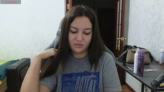 Nelly Fischer online show from 9, 3, 2025