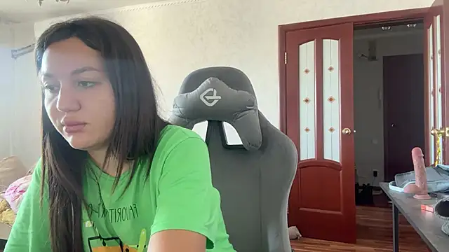 Nelly Fischer online show from 18, 2, 2025