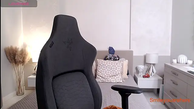 Smileyouarehere online show from 22, 10, 2025