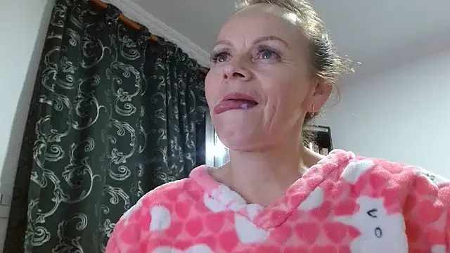 asleycavta online show from 6, 3, 2025