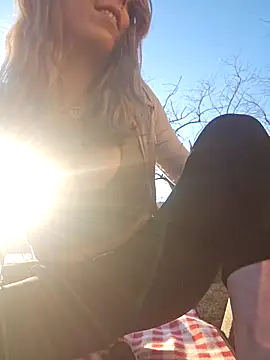 Mia Railey online show from 14, 2, 2025