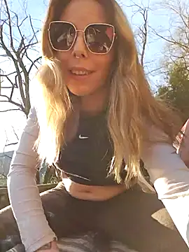 Mia Railey online show from 26, 2, 2025