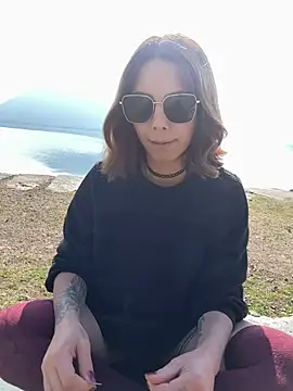 Mia Railey online show from 23, 2, 2026