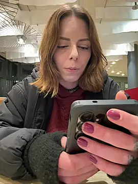 Mia Railey online show from 28, 2, 2026