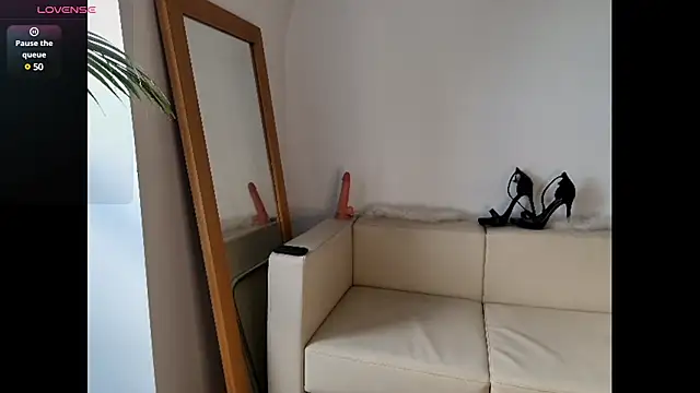 Frosty Princess online show from 27, 2, 2025